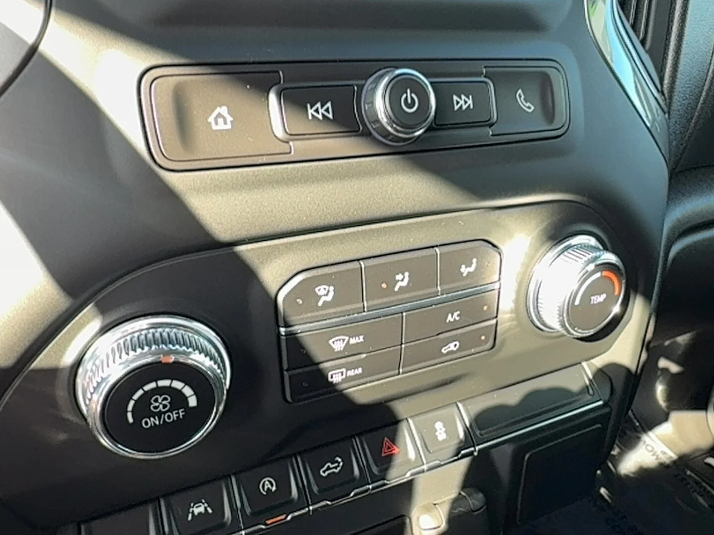 Used 2024 White GMC Pro image 21