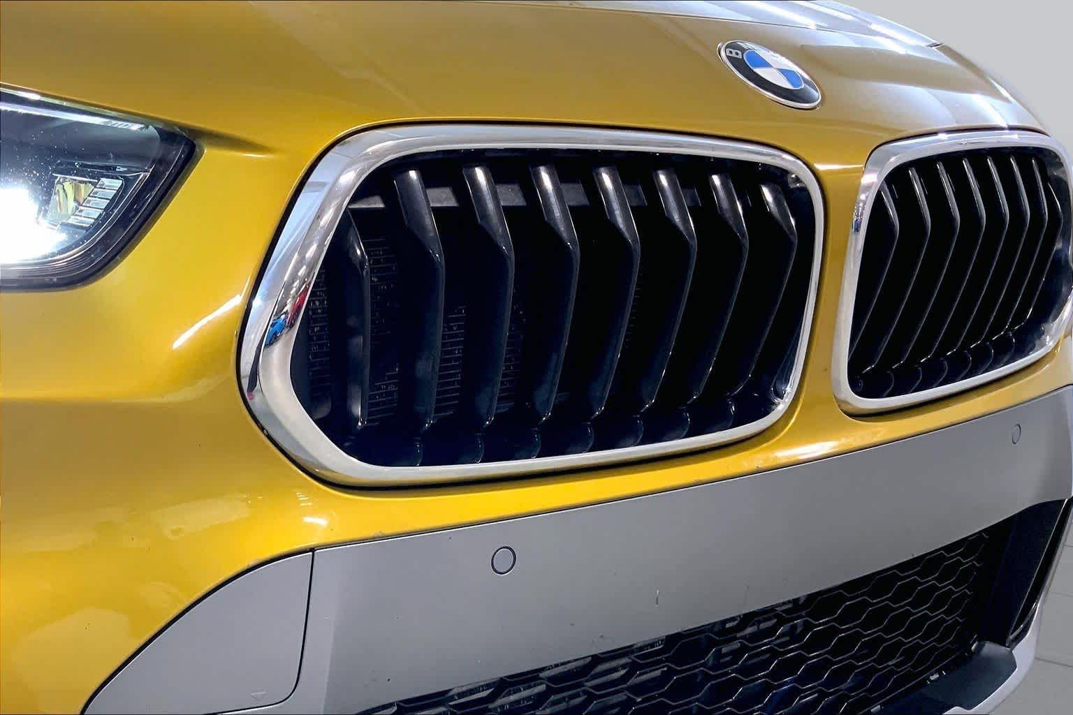Used 2020 Galvanic Gold Metallic BMW xDrive28i image 32