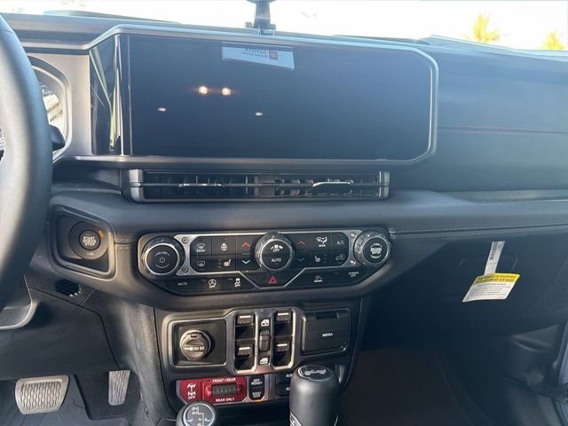 2025 Jeep Wrangler 4-Door Rubicon - Photo 19