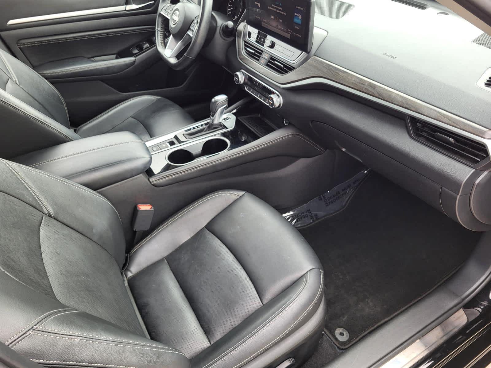Used 2023 Super Black Nissan 2.5 SL image 9