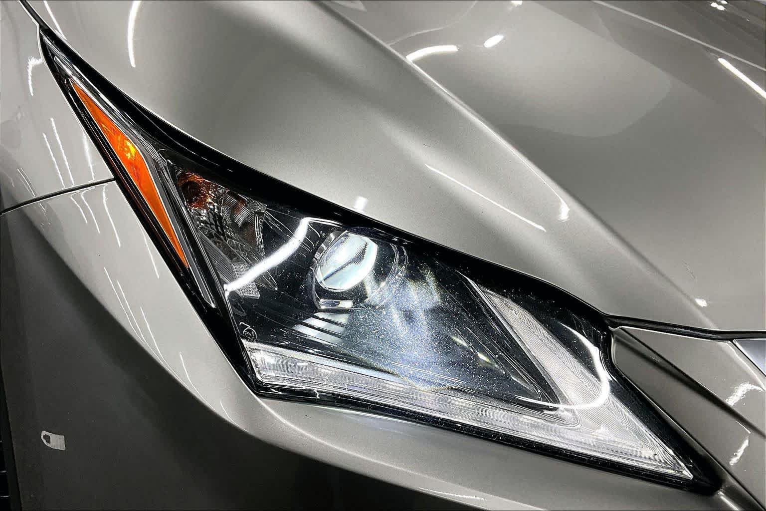 Used 2018 Atomic Silver Lexus  image 26