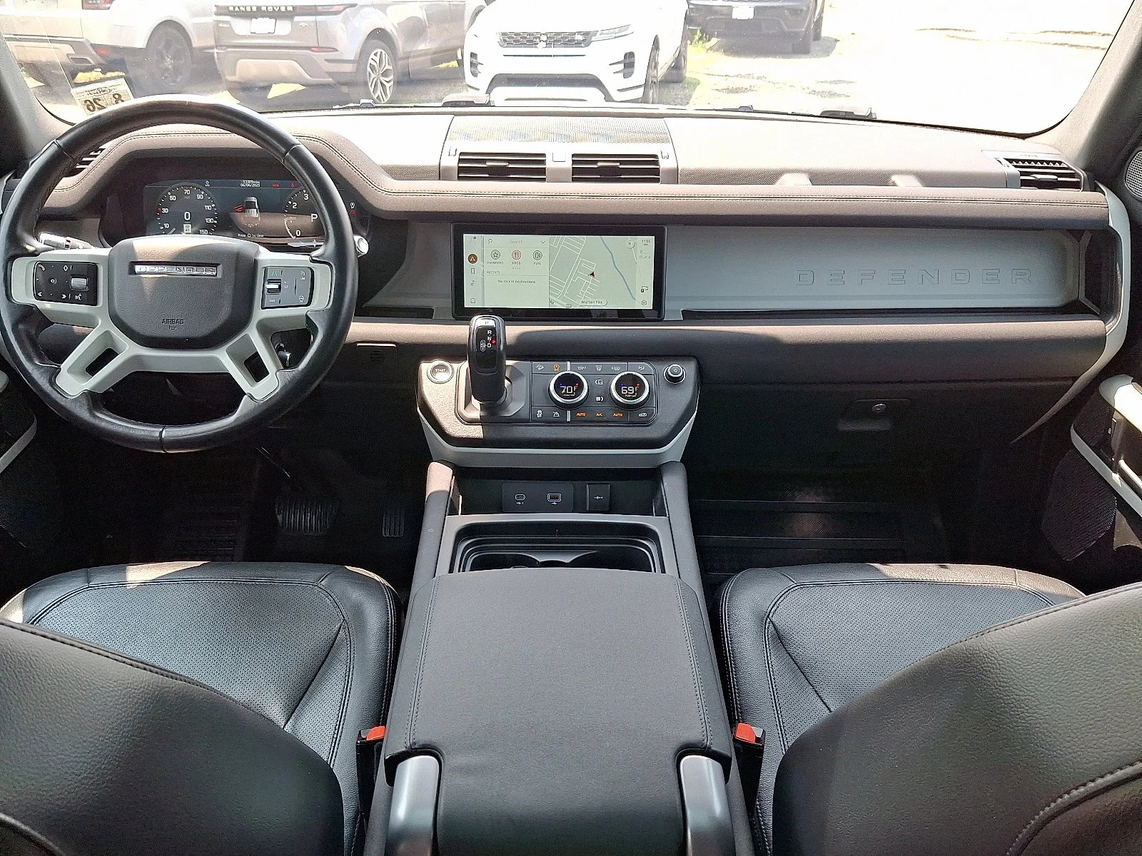 Used 2022 Eiger Grey Metallic   1Df Land Rover SE image 28