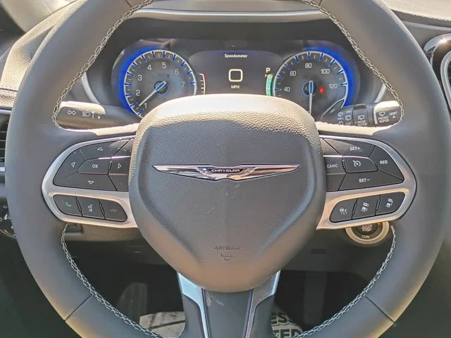 Used 2026 White Chrysler Select image 18