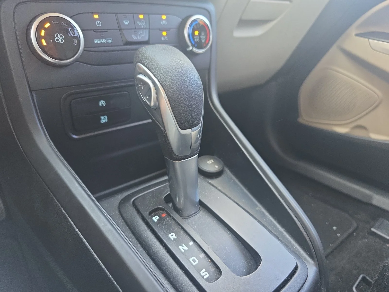 Used 2018 Moondust Silver Metallic Ford S image 19