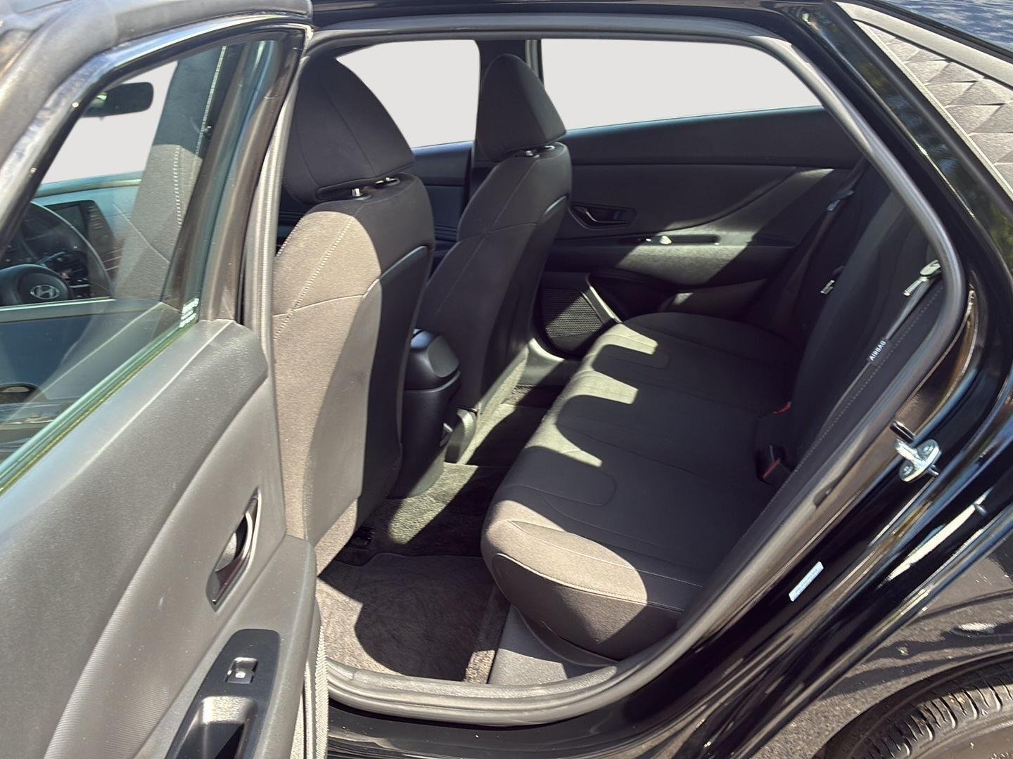 2025 Hyundai Elantra SEL - Photo 24
