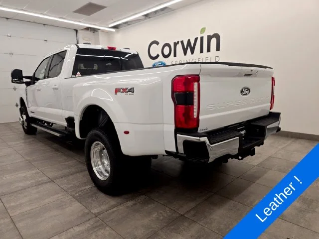 New 2027 Oxford White Ford F-350® Lariat® image 3