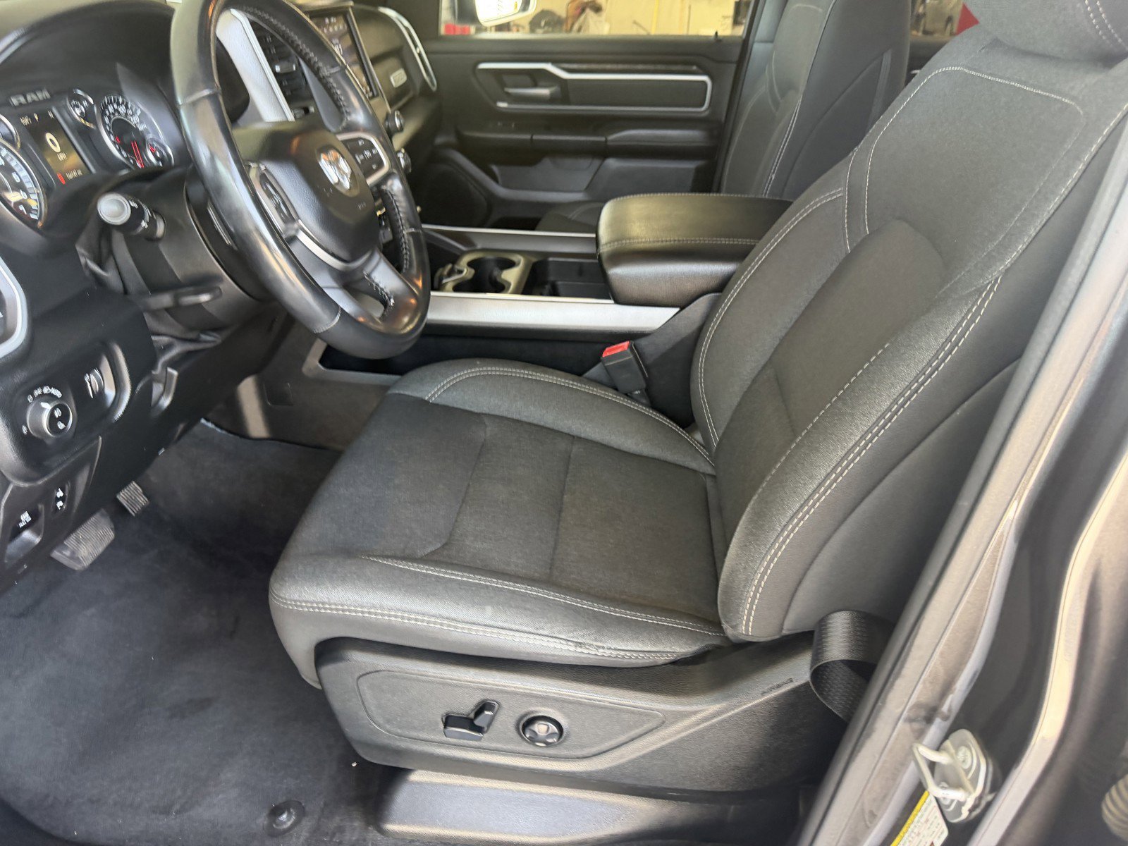 Used 2020 Granite Crystal Metallic Clearcoat Ram Big Horn image 16