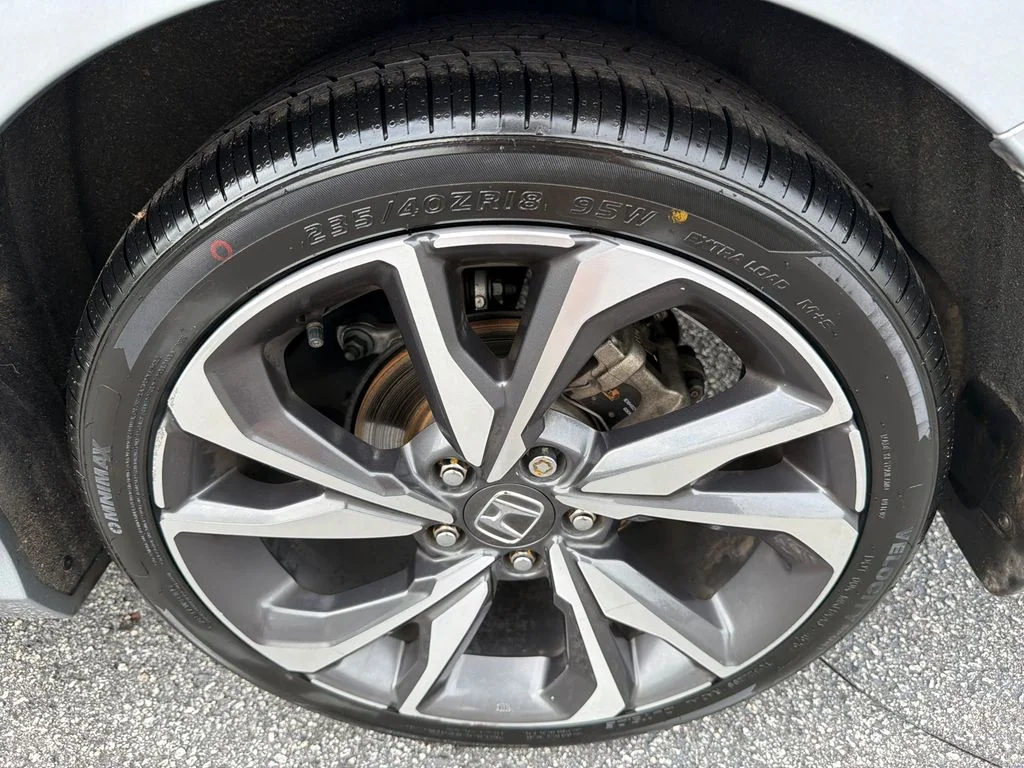 Used 2020 Silver Honda Touring image 19