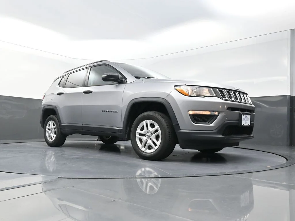 Used 2018 Silver Jeep Sport image 21