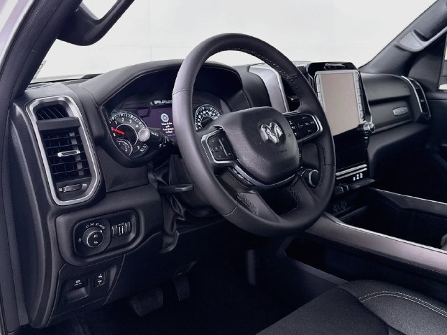 Used 2025 White Ram Big Horn/Lone Star image 9
