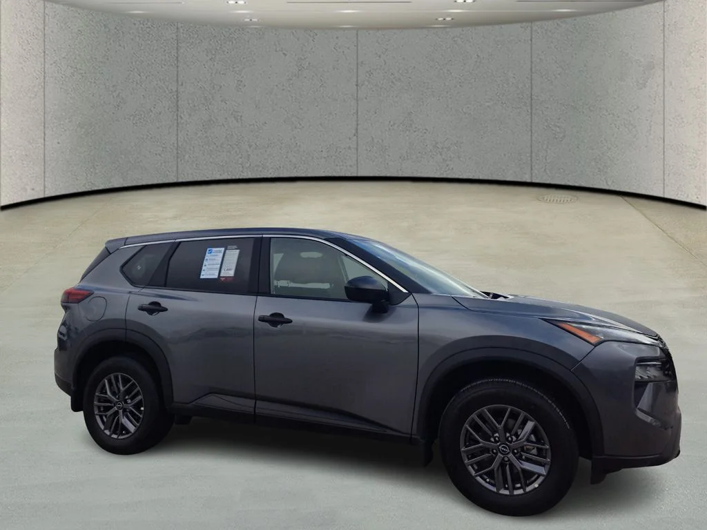 Used 2026 Gray Nissan S image 3