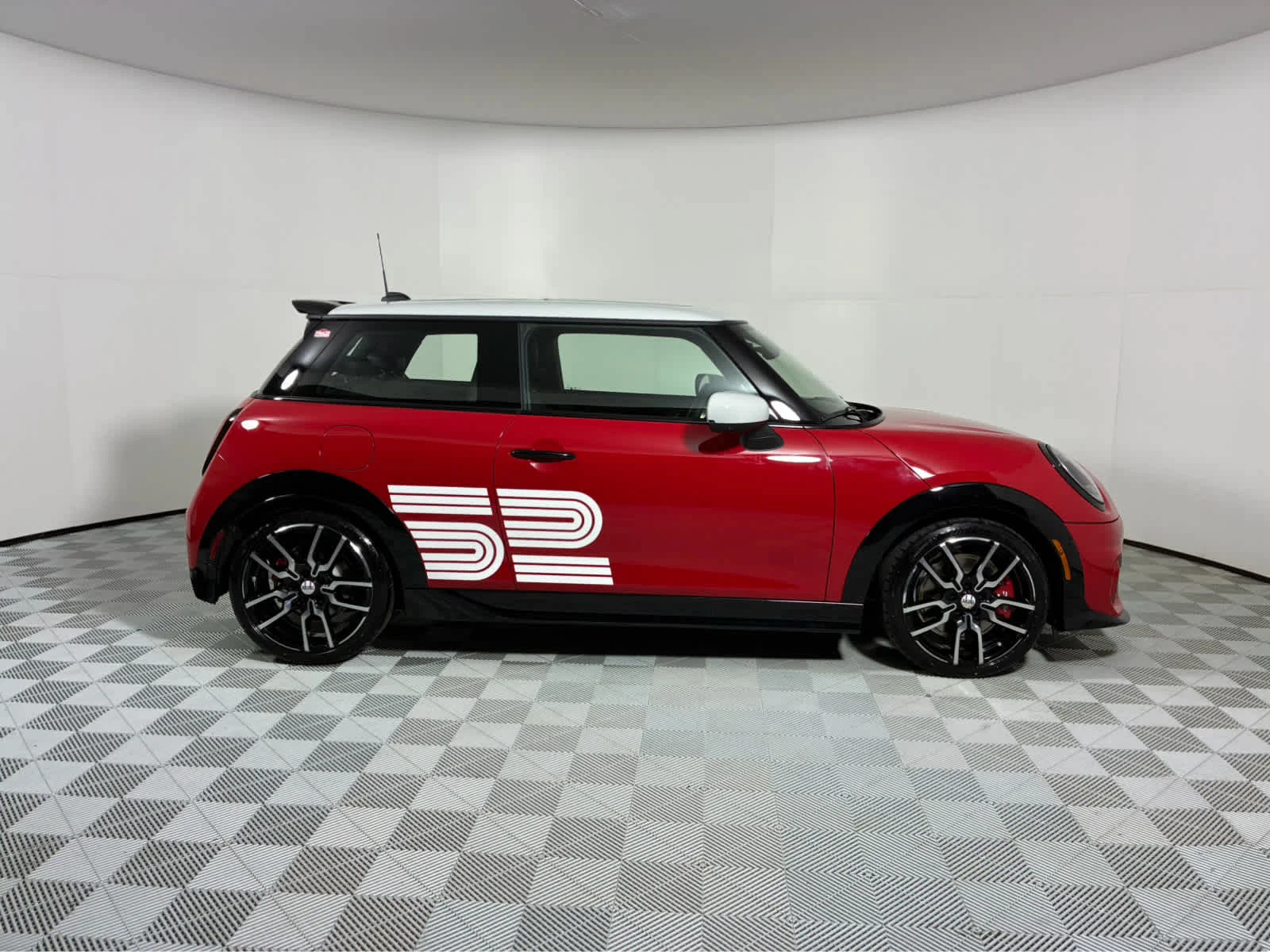 New 2026 Chili Red II MINI Iconic image 2
