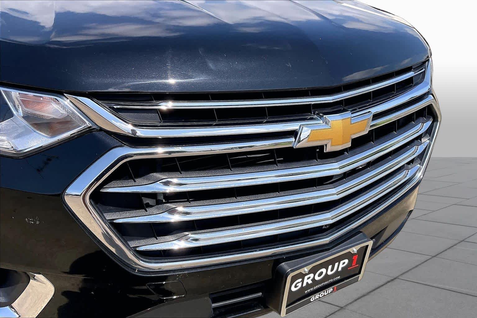 Used 2018 Mosaic Black Metallic Chevrolet High Country image 28