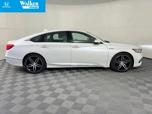 Used 2022 White Honda Touring image 8