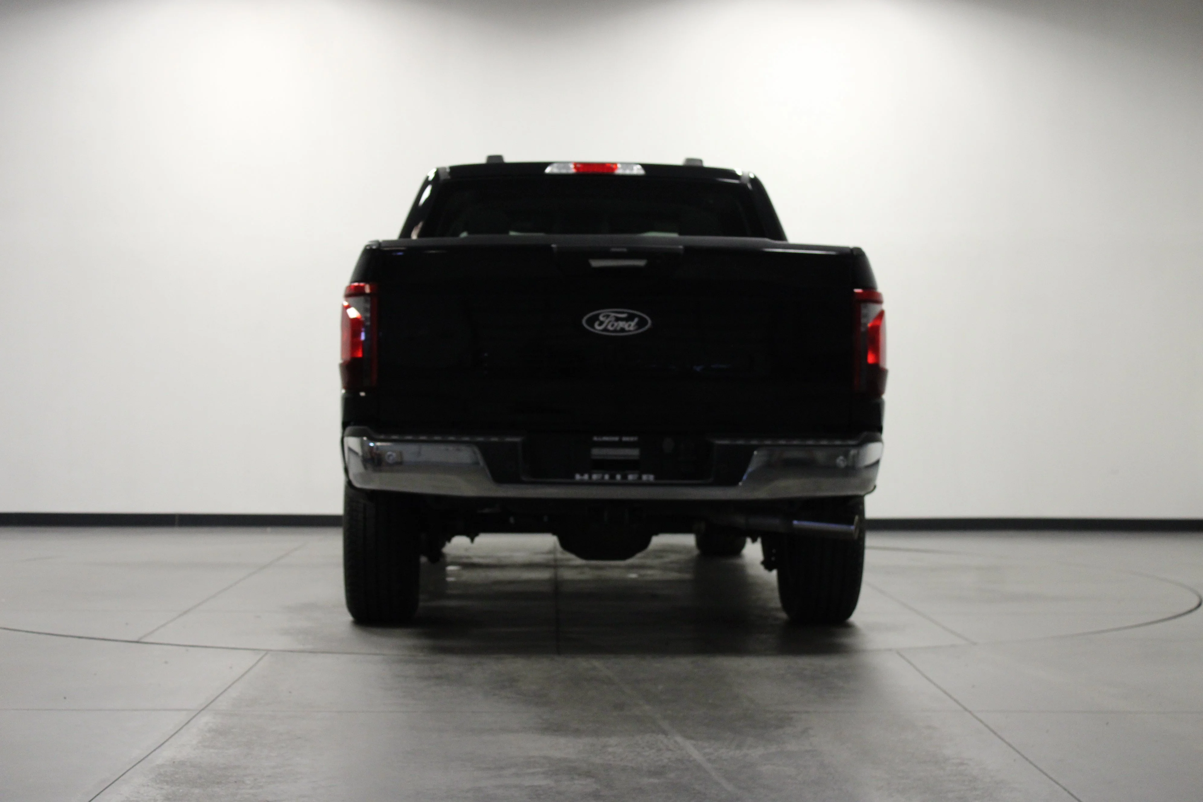 Used 2024 Agate Black Metallic Ford XLT image 5