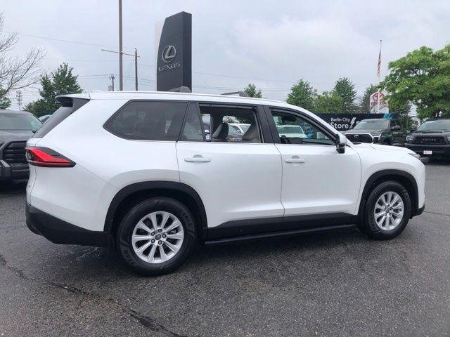 Certified Used 2024 WIND CHILL PEARL Toyota  image 3