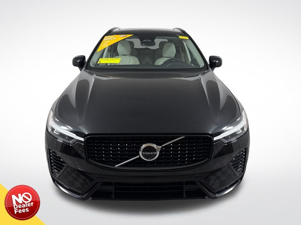 2025 Volvo XC60 Plus - Photo 8