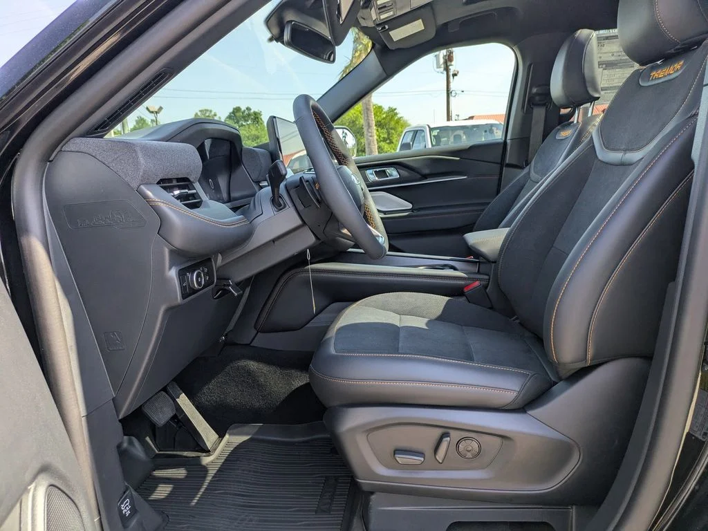 New 2026 Agate Black Metallic Ford Tremor image 25