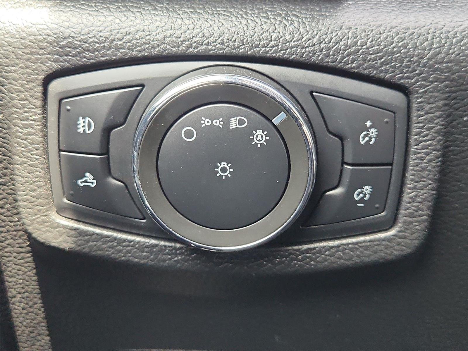 Used 2021 White Ford Platinum image 18