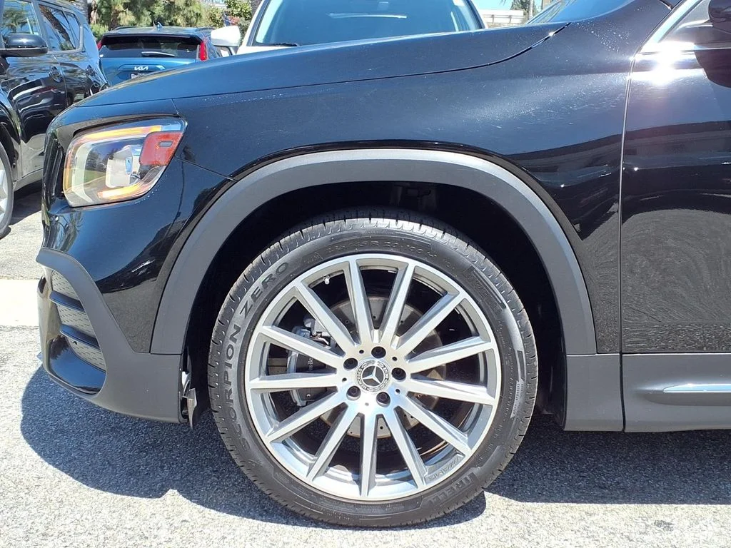 Used 2020 Black Mercedes-Benz GLB 250 image 13