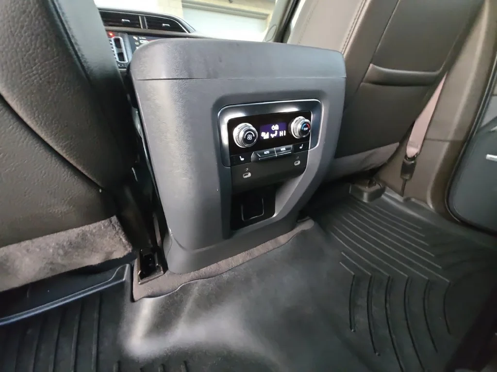 Used 2024 Summit White GMC Denali image 34