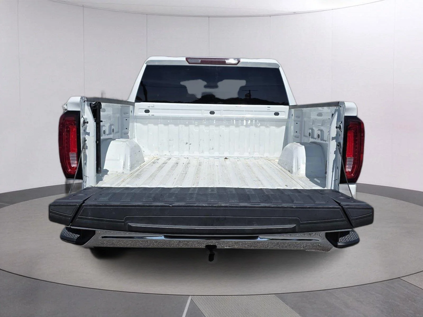 Used 2025 Summit White GMC SLT image 31