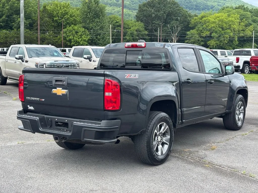 Used 2018 GRAPHITE METALLIC Chevrolet 2WD Z71 image 7