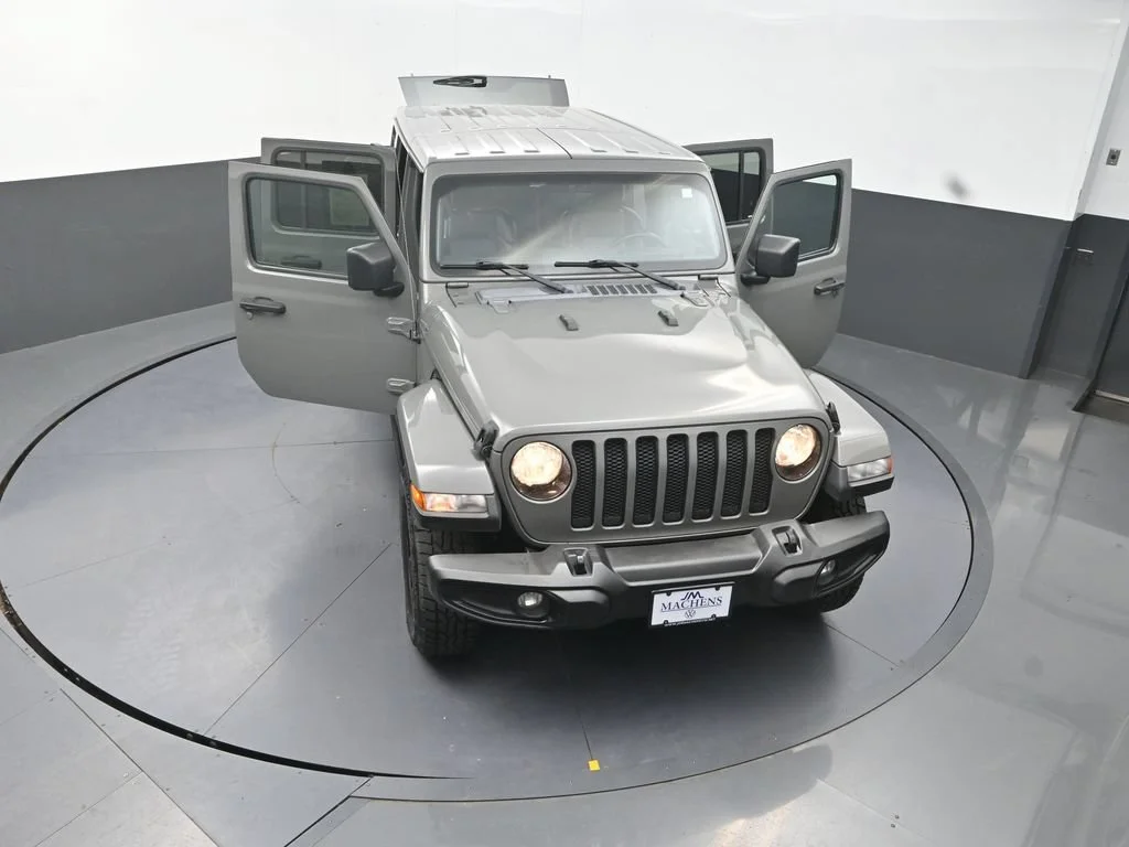 Used 2021 Gray Jeep Unlimited Sahara Altitude image 34