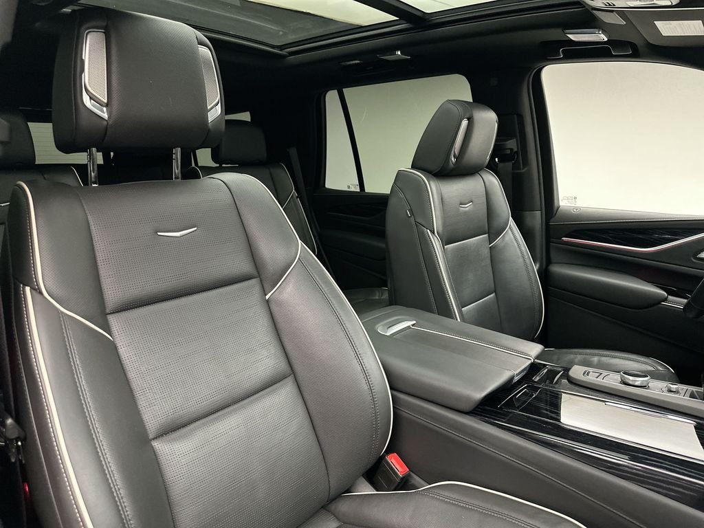 Used 2022 Black Raven Cadillac Sport image 18