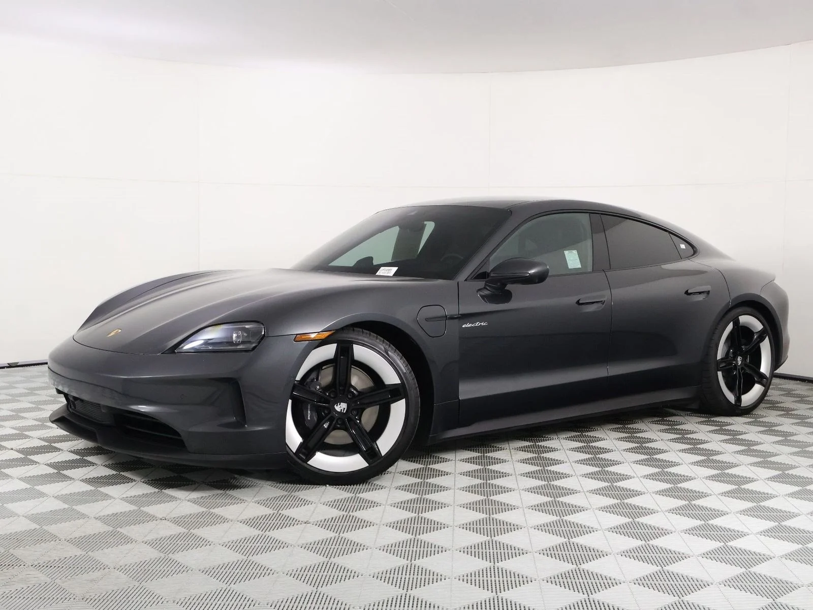 2025 Porsche Taycan