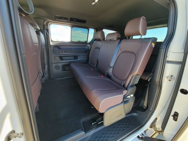 2025 Volkswagen ID. Buzz PRO S - Photo 24