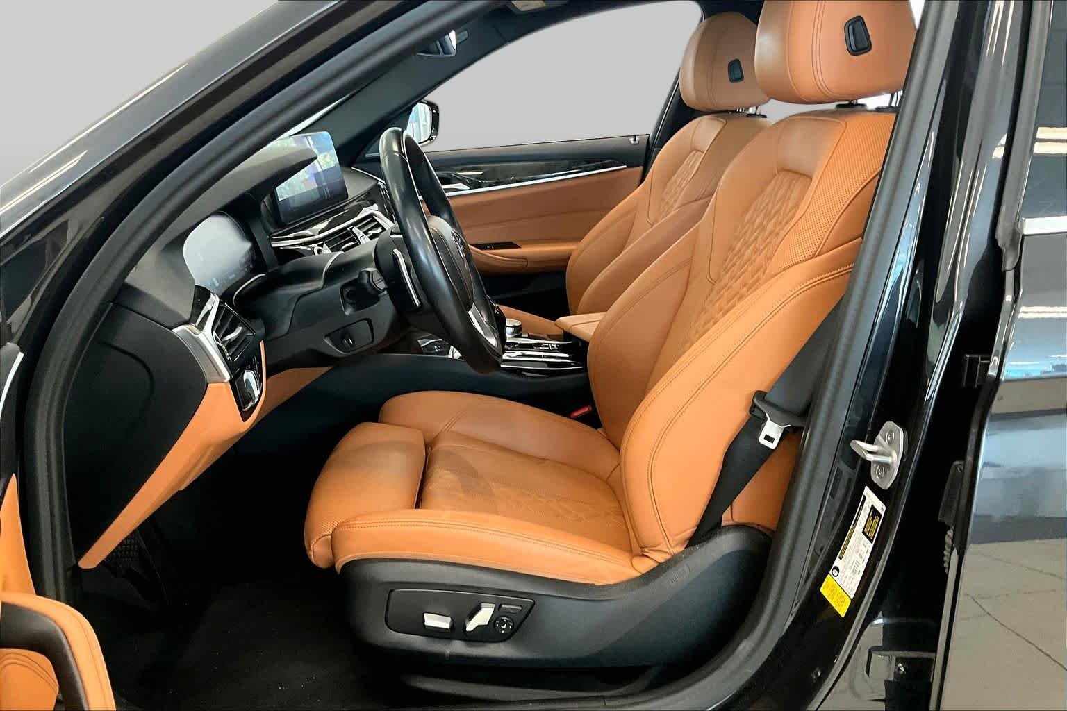 Used 2023 Dark Graphite Metallic BMW 530i image 7