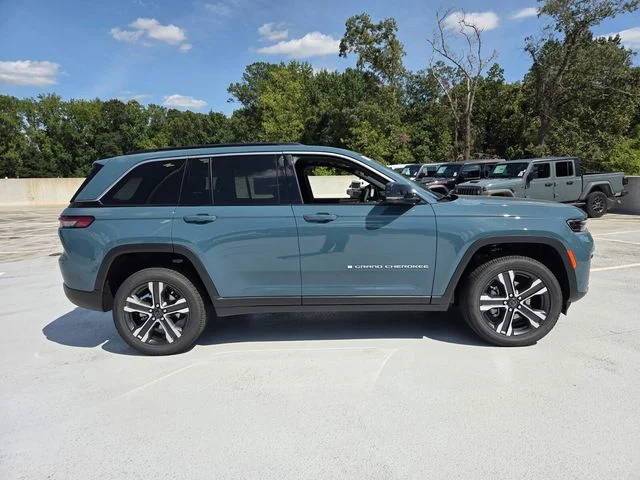 New 2027 Steel Blue Paint Jeep Limited image 10
