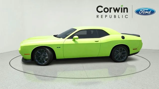 Used 2023 Sublime Clearcoat Metallic Dodge R/T image 2