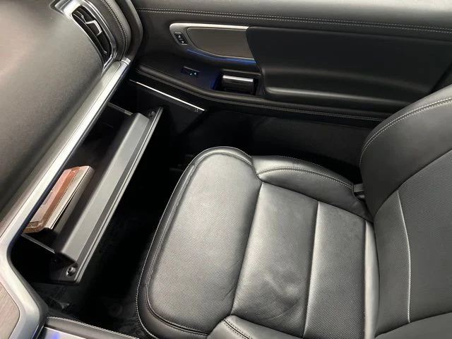 Used 2025 Black Ford Platinum image 38