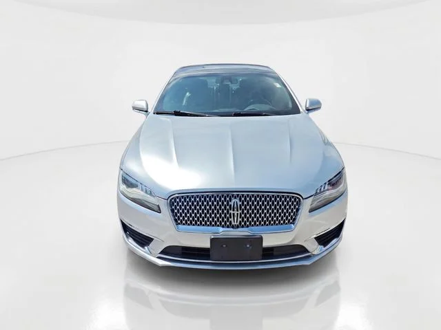 Used 2017 Silver Lincoln Reserve image 8