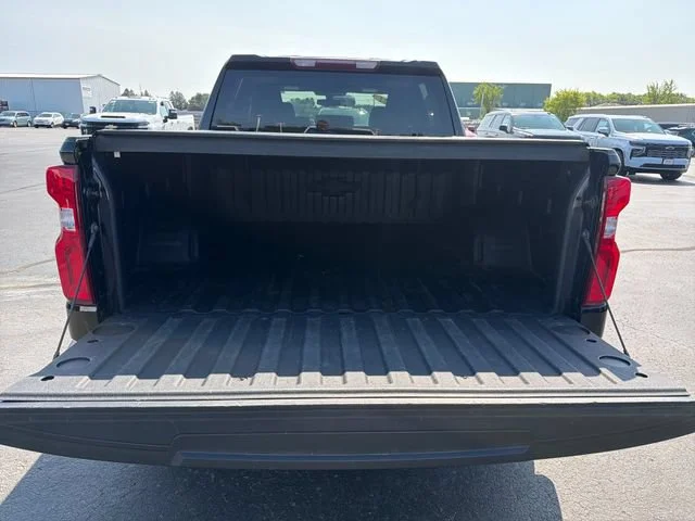 Used 2021 BLACK Chevrolet RST image 26