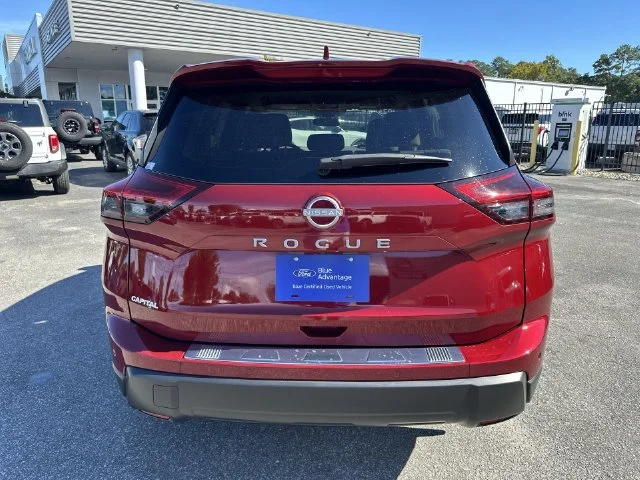 Used 2025 Red Nissan SV image 25