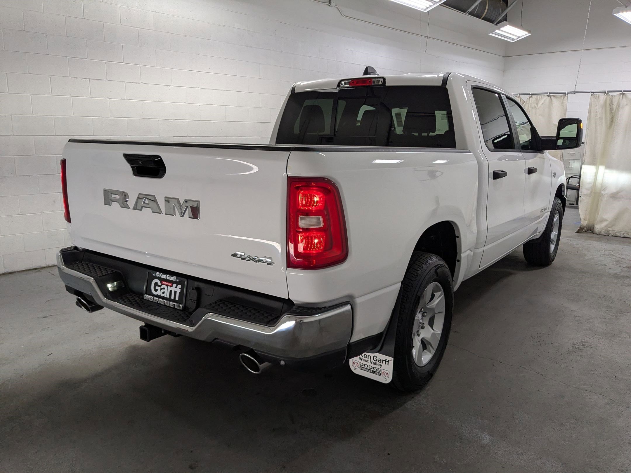 New 2026 Bright White Clear-Coat Exterior Paint RAM Tradesman image 4