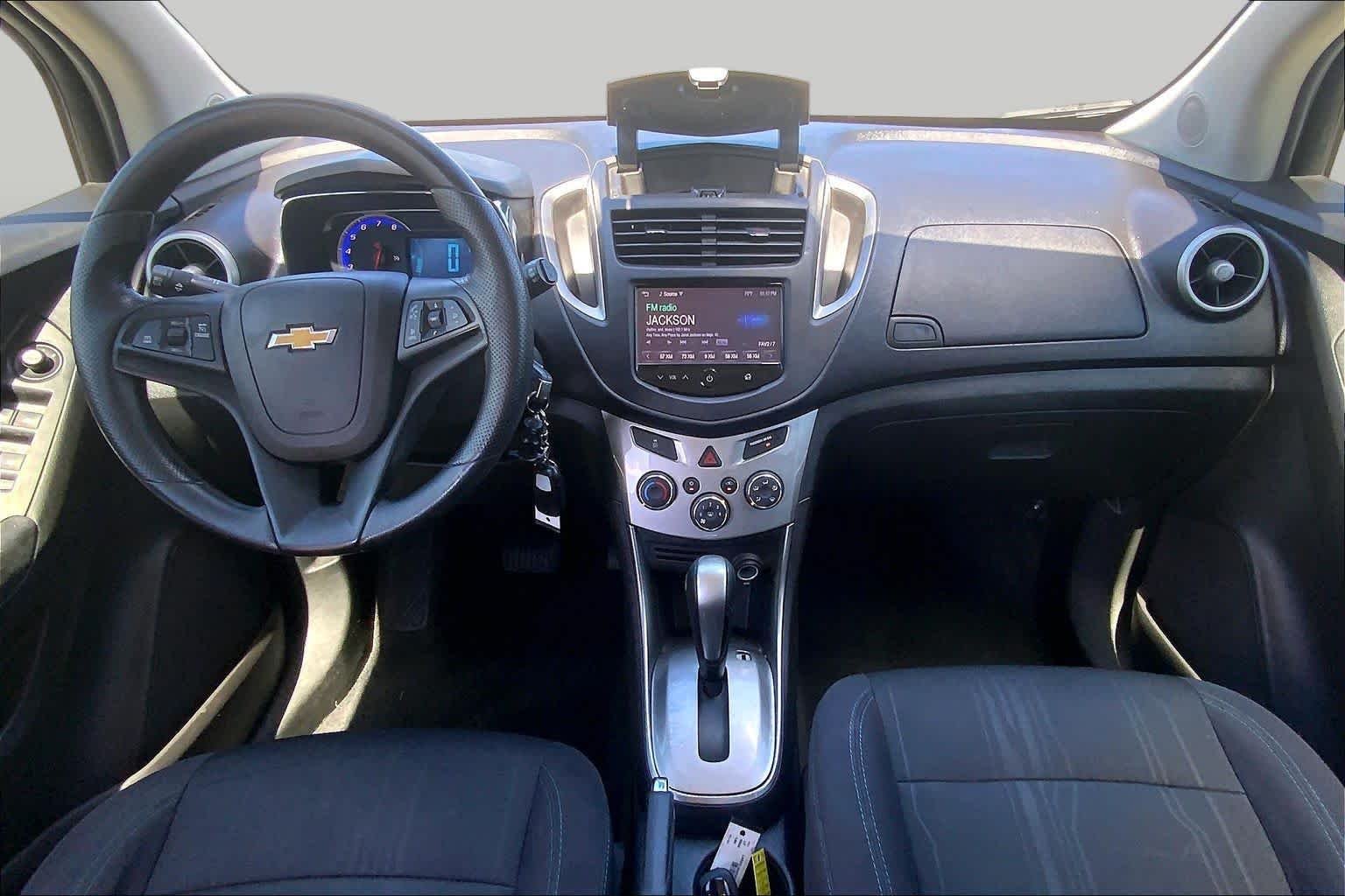 Used 2016 Summit White Chevrolet LT image 15