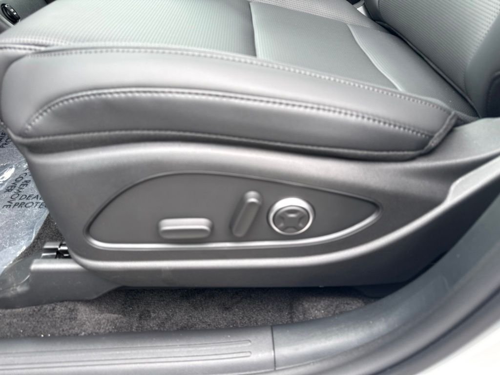 New 2026 White Hyundai SEL Premium AWD image 18