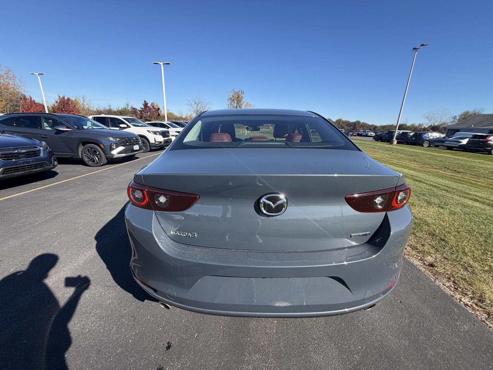 Used 2022 Polymetal Gray Metallic Mazda Carbon Edition image 7