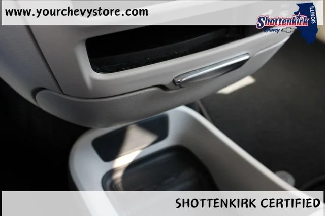 Used 2022 Gray Chrysler Touring L image 32