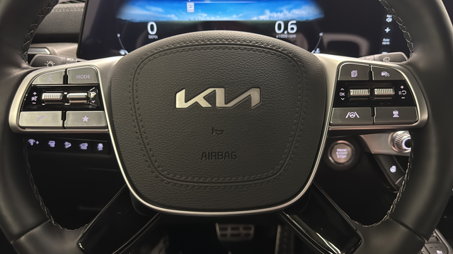 Used 2025 Black Kia SX X-Line image 16