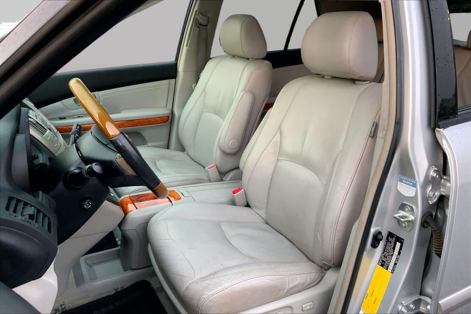 Used 2009 Classic Silver Metallic Lexus  image 7