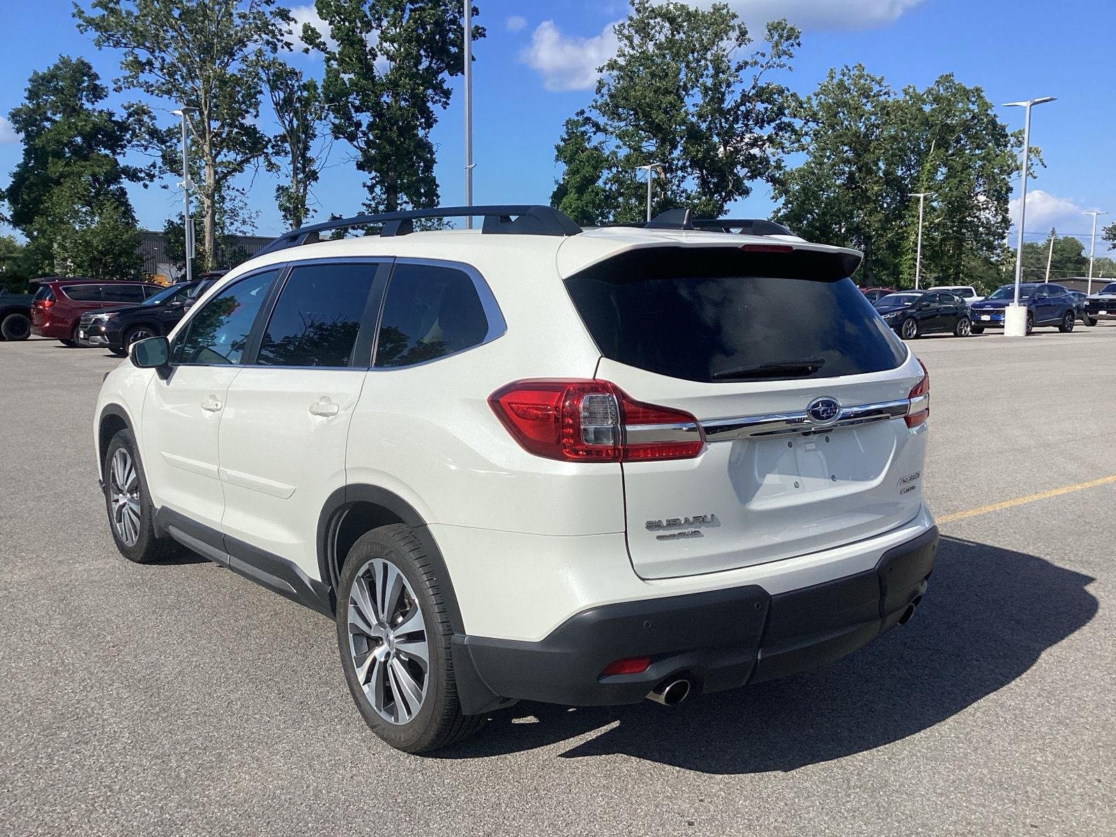 Used 2022 Crystal White Pearl Subaru Limited image 5