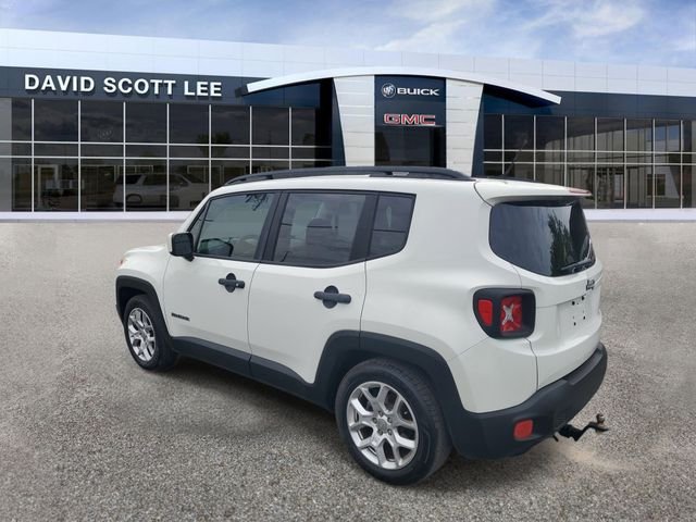 Used 2017 White Jeep Latitude image 3