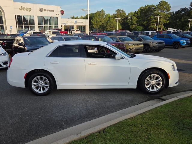 Used 2023 White Chrysler Touring image 12