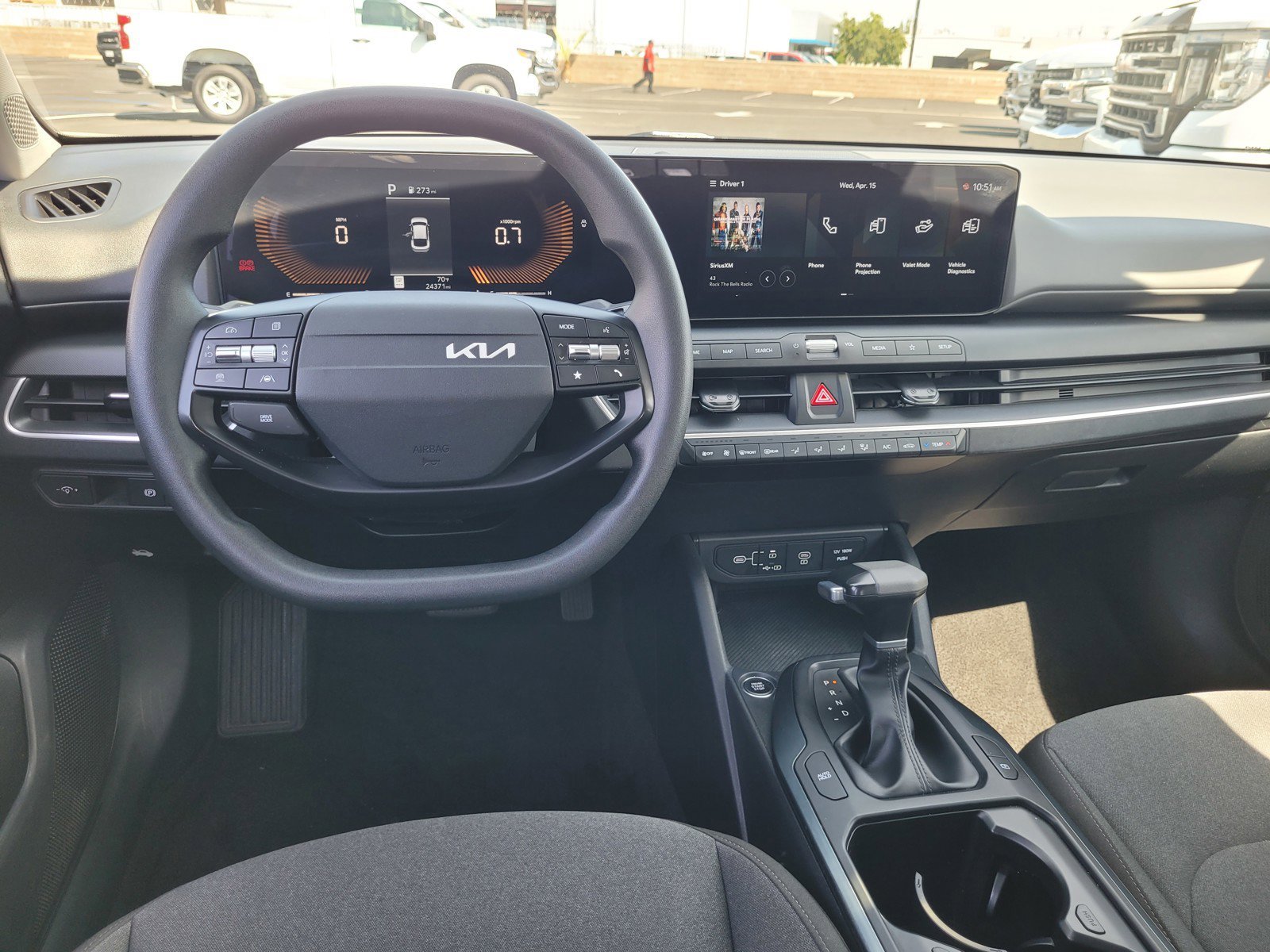 2025 Kia K4 LXS - Photo 17