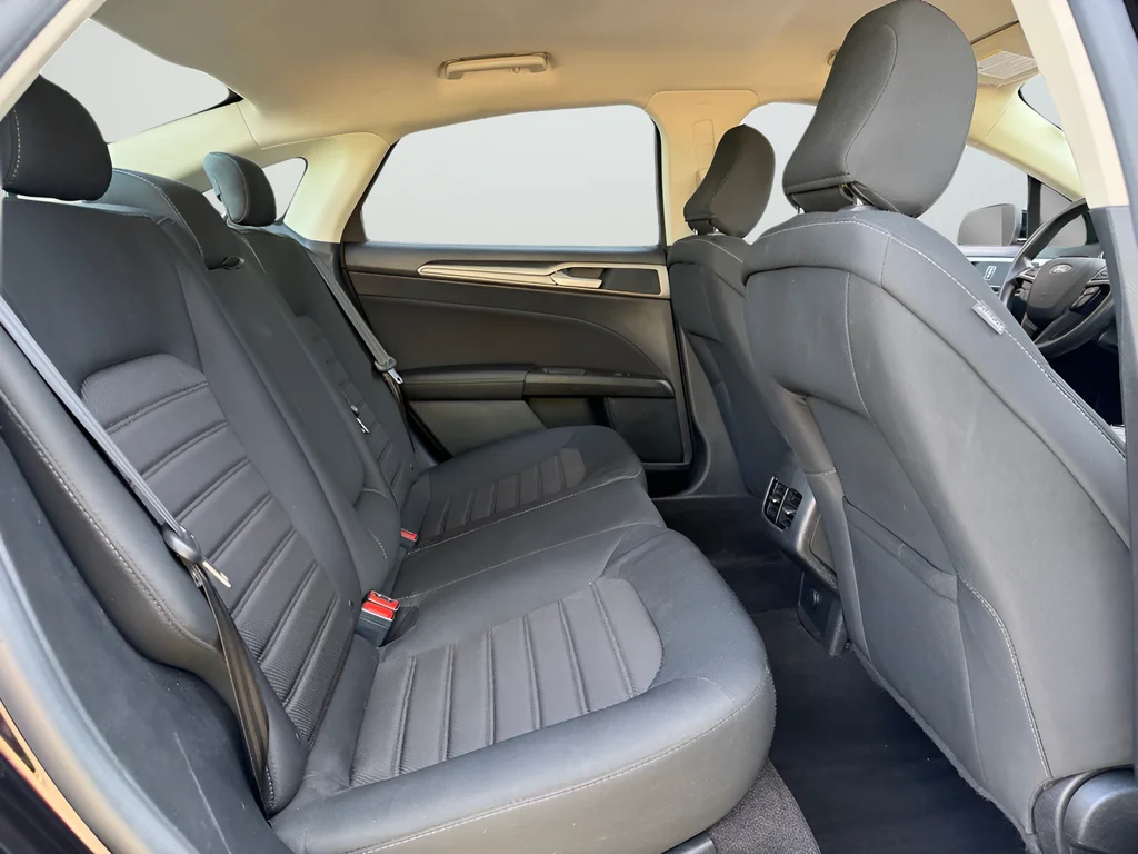 Used 2020 Black Ford SE image 26
